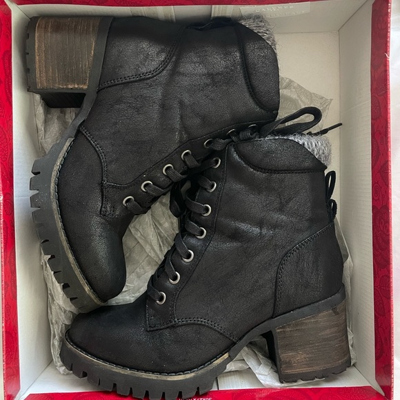 Carlos By Carlos Santana Glinda Boots 